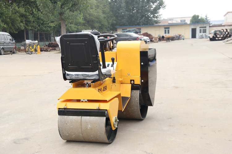 小型壓路機(jī)在城市的美化中越來(lái)越常見(jiàn)，它的結(jié)果又如何呢？