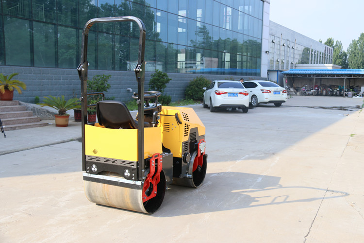 把施工效率提升的更高，是每個(gè)壓路機(jī)組長(zhǎng)的重要任務(wù)